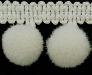 Taśma z Pomponikami Pa 18  (1 mb.) Ecru 129