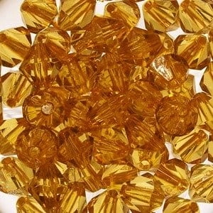 korale-akrylowe-diamentowe-kufer.jpg