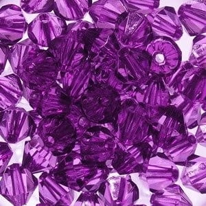 korale-akrylowe-diamentowe-kufer.jpg