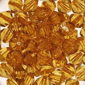 korale-akrylowe-diamentowe-kufer.jpg