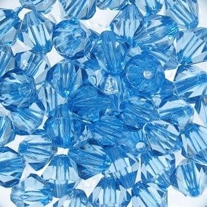 korale-akrylowe-diamentowe-kufer.jpg