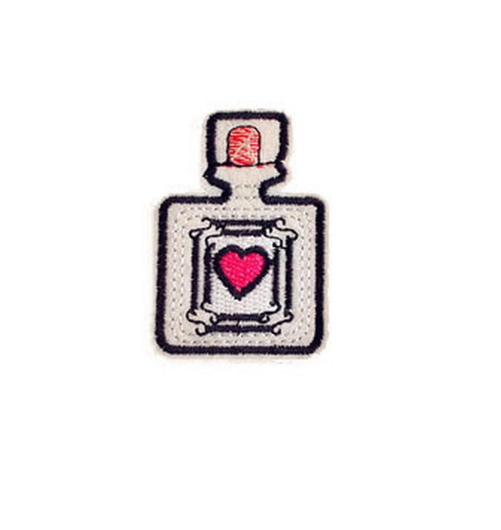 perfumy dostępna w Sprzedaży hurtowej i detalicznej Ulica Włościańska 1/U21 Firma Kufer www.kufer-monia.com.pl