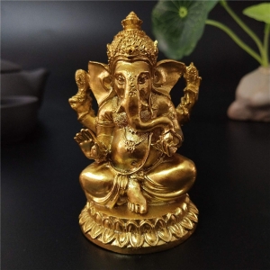 Złoty posąg Lorda Ganesha - hinduski słoń bóg Figurka statuetka