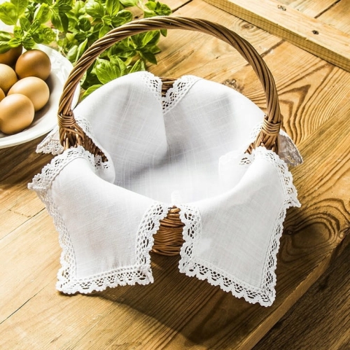 Serwetka-poliester-42-cm-x-42-cm-do-koszyczka-Kod-producenta-5900652656400.jpeg