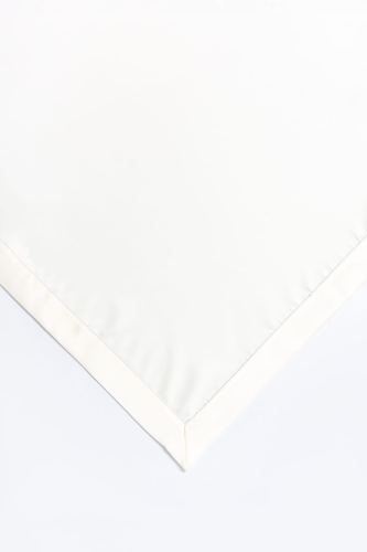 Obrus-bialy-plamoodporny-teflonowy-140-x-180-cm.jpeg