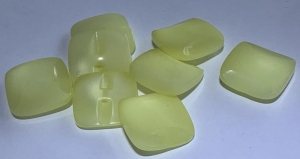 Guzik plastikowy 18x18 mm ( 10szt ) Wanilia