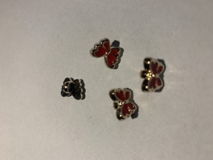 Guziki dla dzieci 5szt. motylek czerwony / srebro 9x13 mm.