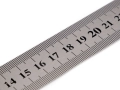 linijka-metalowa-centymetry.jpg