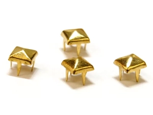 Ćwieki piramidki 7x7 mm 50 sztuk złote Z143