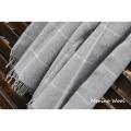 couverture-en-laine-merinos-a-franges-160x200cm-g (1).webp