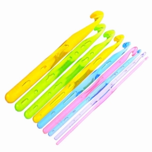 Szydełka plastikowe 9 szt.